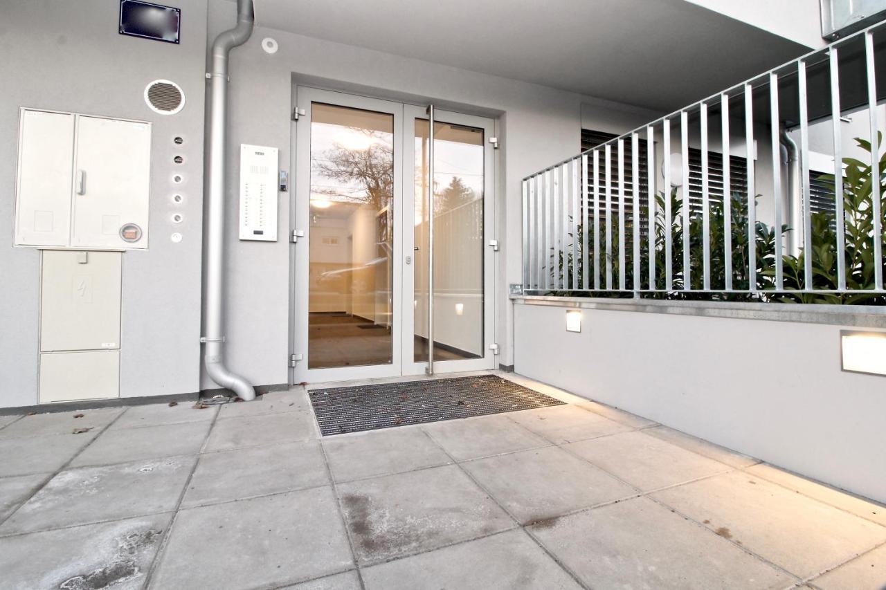Yellow Flower Apartment With Pool - 5 Min To Lake Wien Exteriör bild