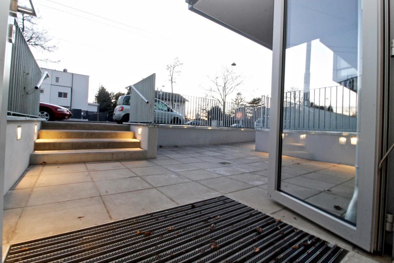 Yellow Flower Apartment With Pool - 5 Min To Lake Wien Exteriör bild