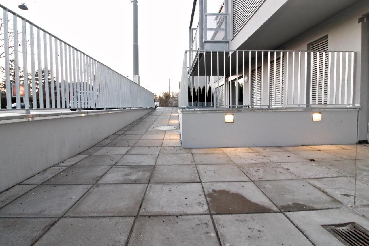 Yellow Flower Apartment With Pool - 5 Min To Lake Wien Exteriör bild