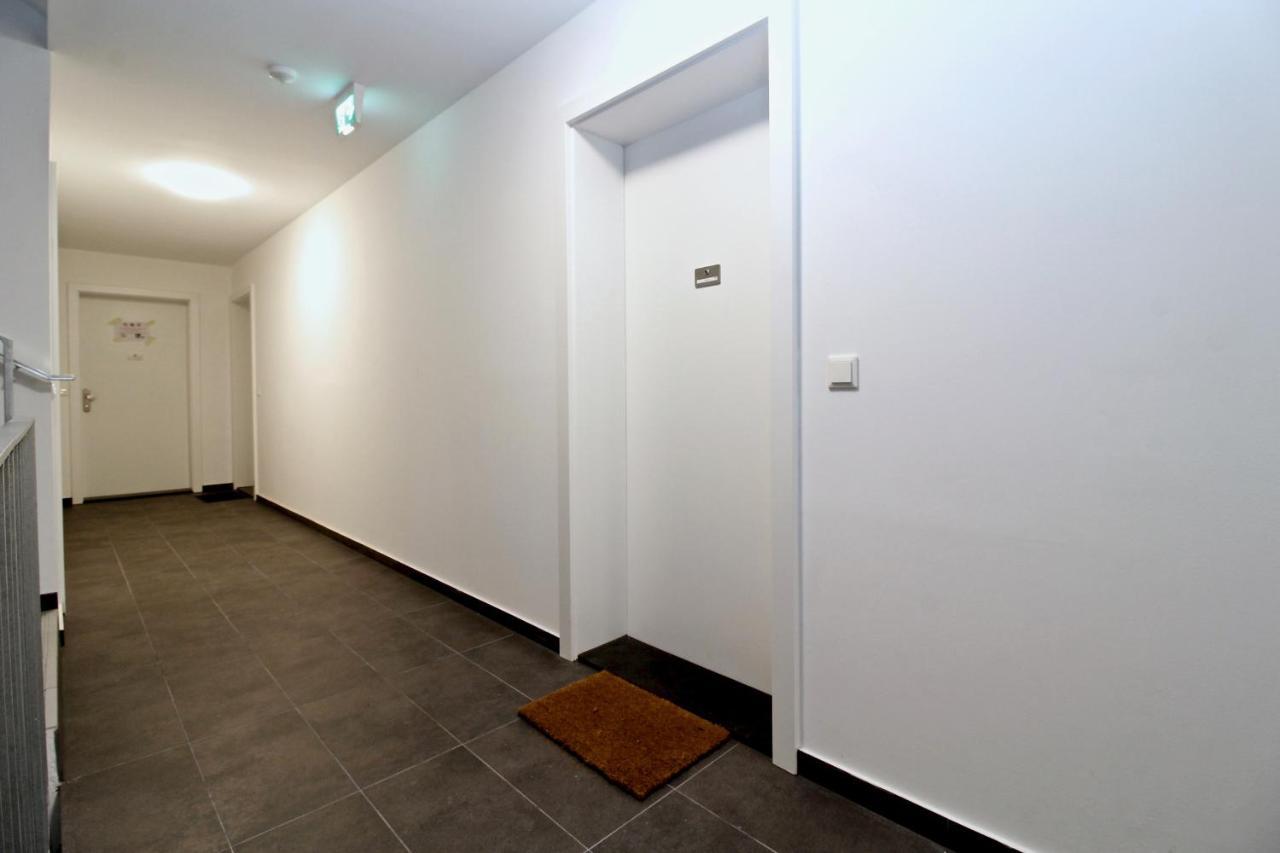 Yellow Flower Apartment With Pool - 5 Min To Lake Wien Exteriör bild