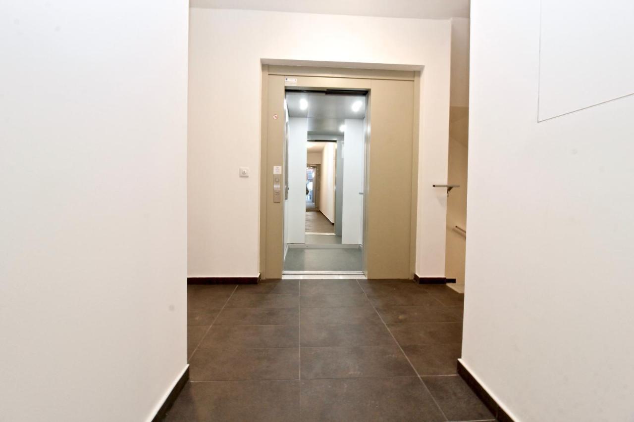 Yellow Flower Apartment With Pool - 5 Min To Lake Wien Exteriör bild