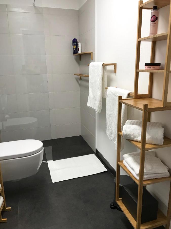 Yellow Flower Apartment With Pool - 5 Min To Lake Wien Exteriör bild